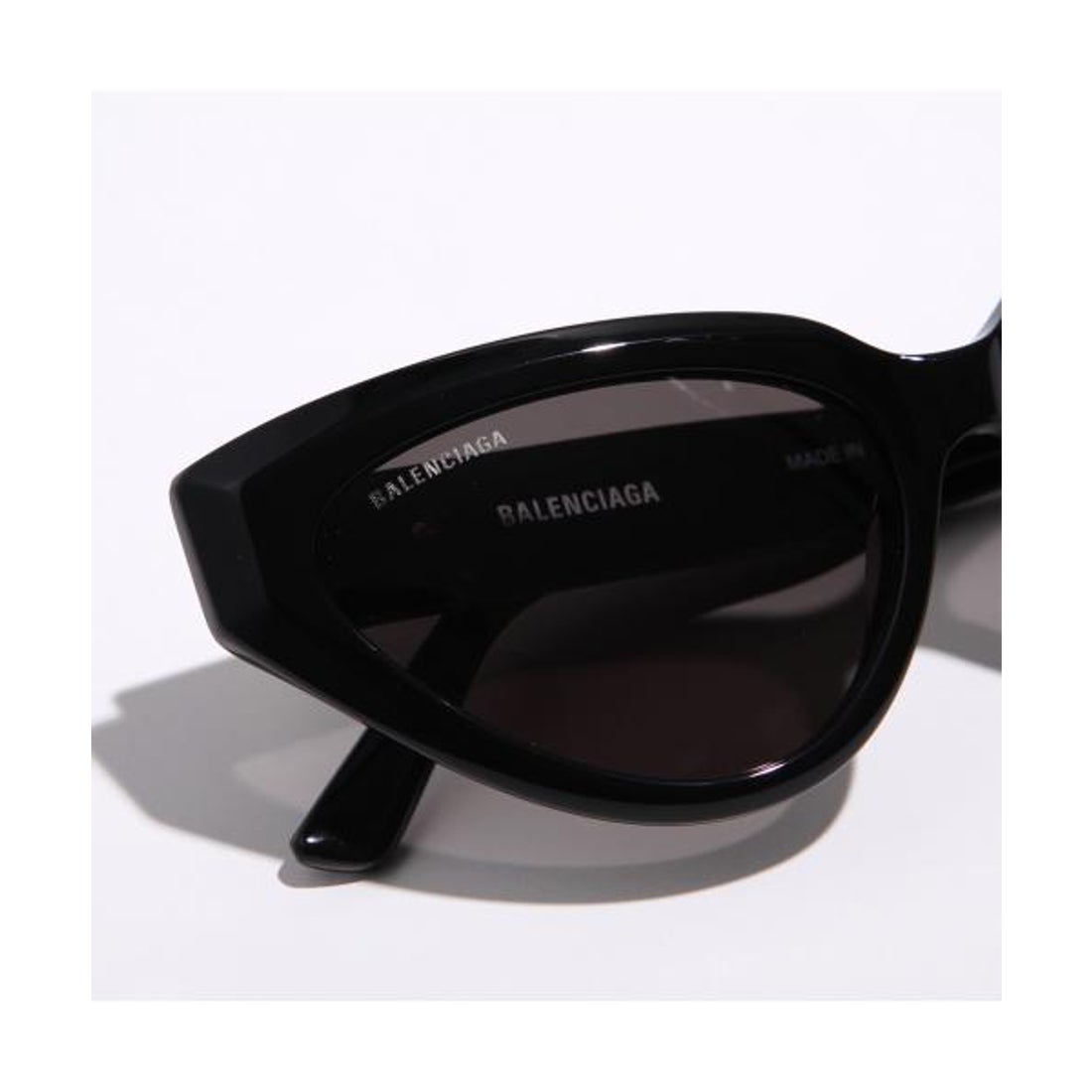バレンシアガ BALENCIAGA BALENCIAGA サングラス BB0270S キャットアイ