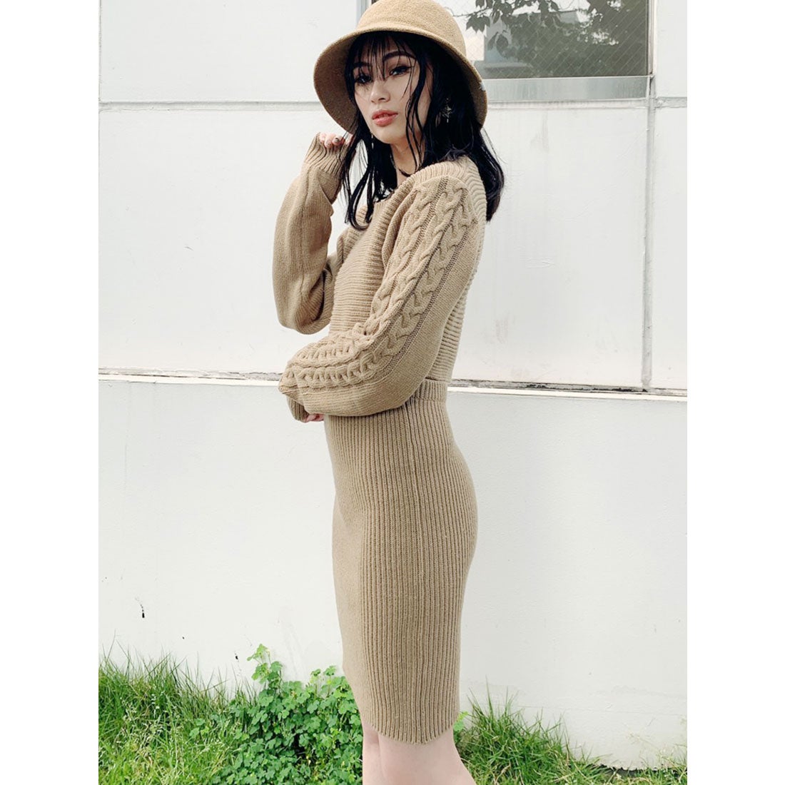 ジェイダ GYDA バックオープンタイトニットワンピ （ベージュ） -靴