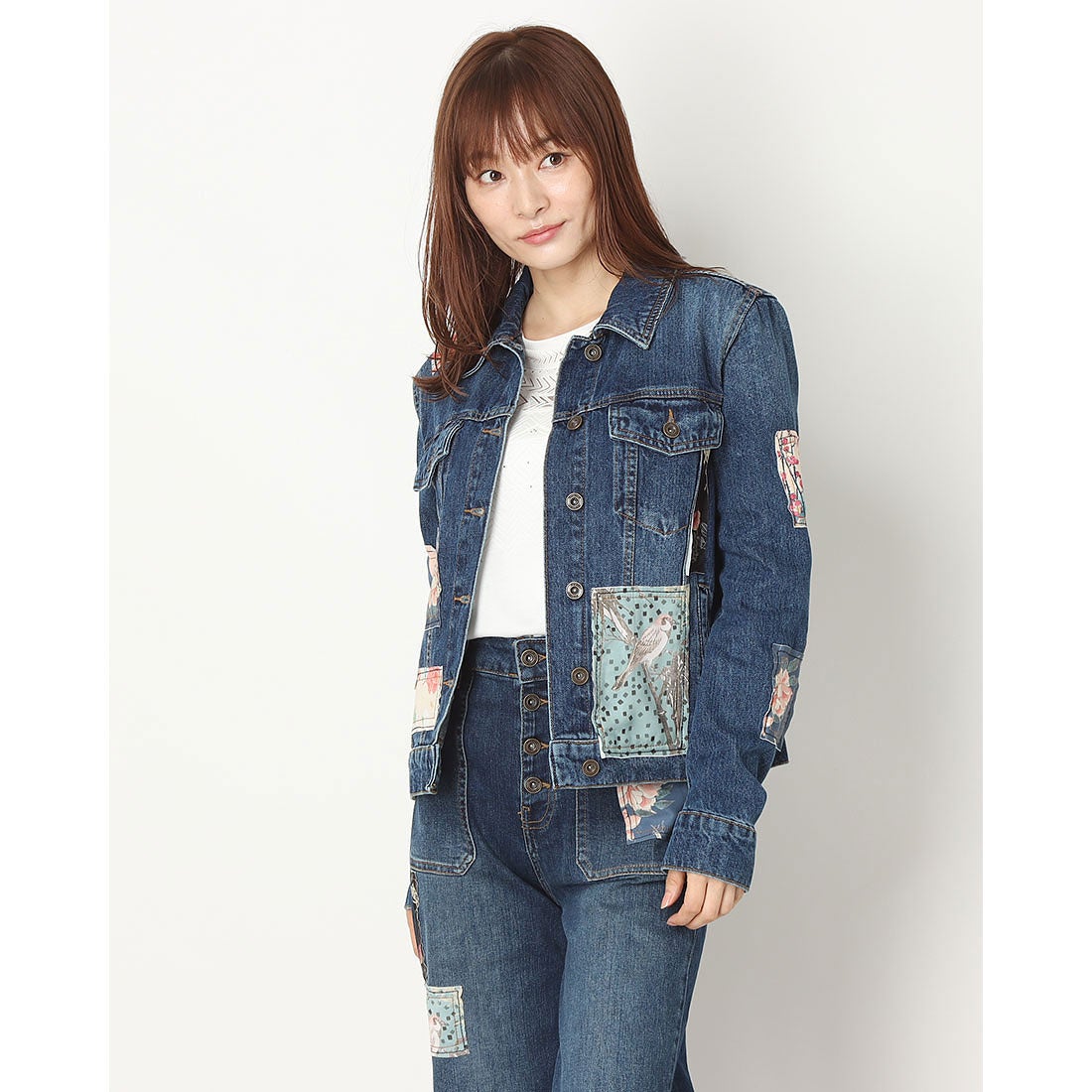 デシグアル Desigual 花柄パッチ付きレディーススリムデニムジャケット