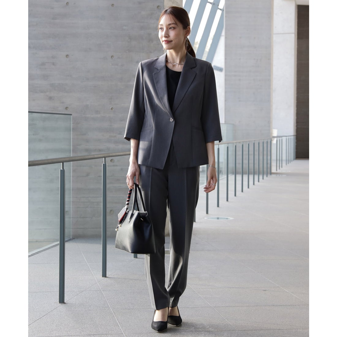 ドレスプラス DRESS+ 一つボタンがリラクシーなセットアップスーツ