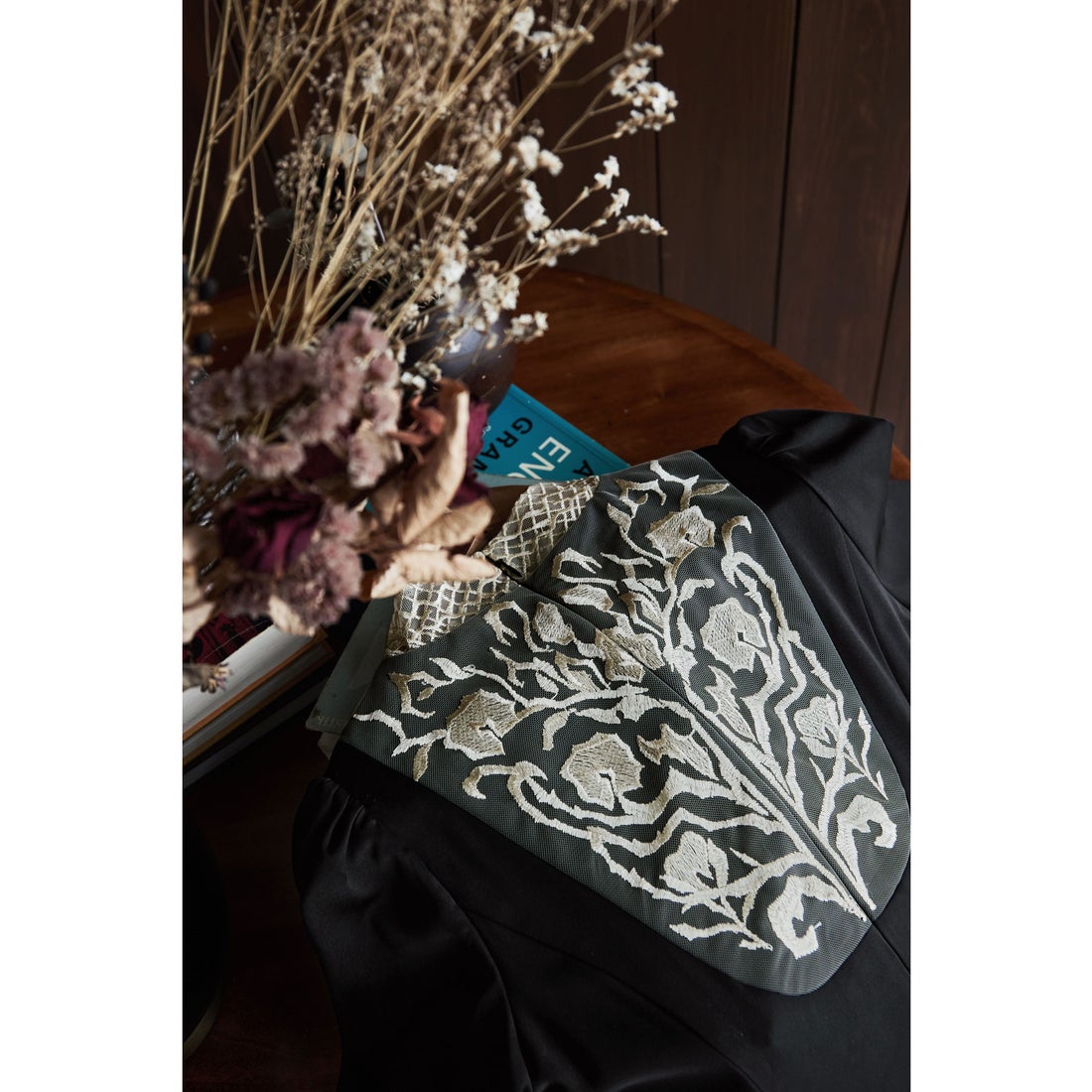 エトル etoll. バック刺繍フレアドレス （ブラック） - ファッション