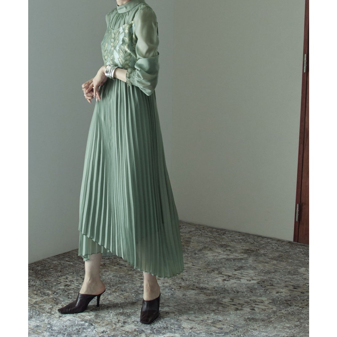 エトル etoll. レースビスチェ×ボトルネックプリーツワンピ ワンピース