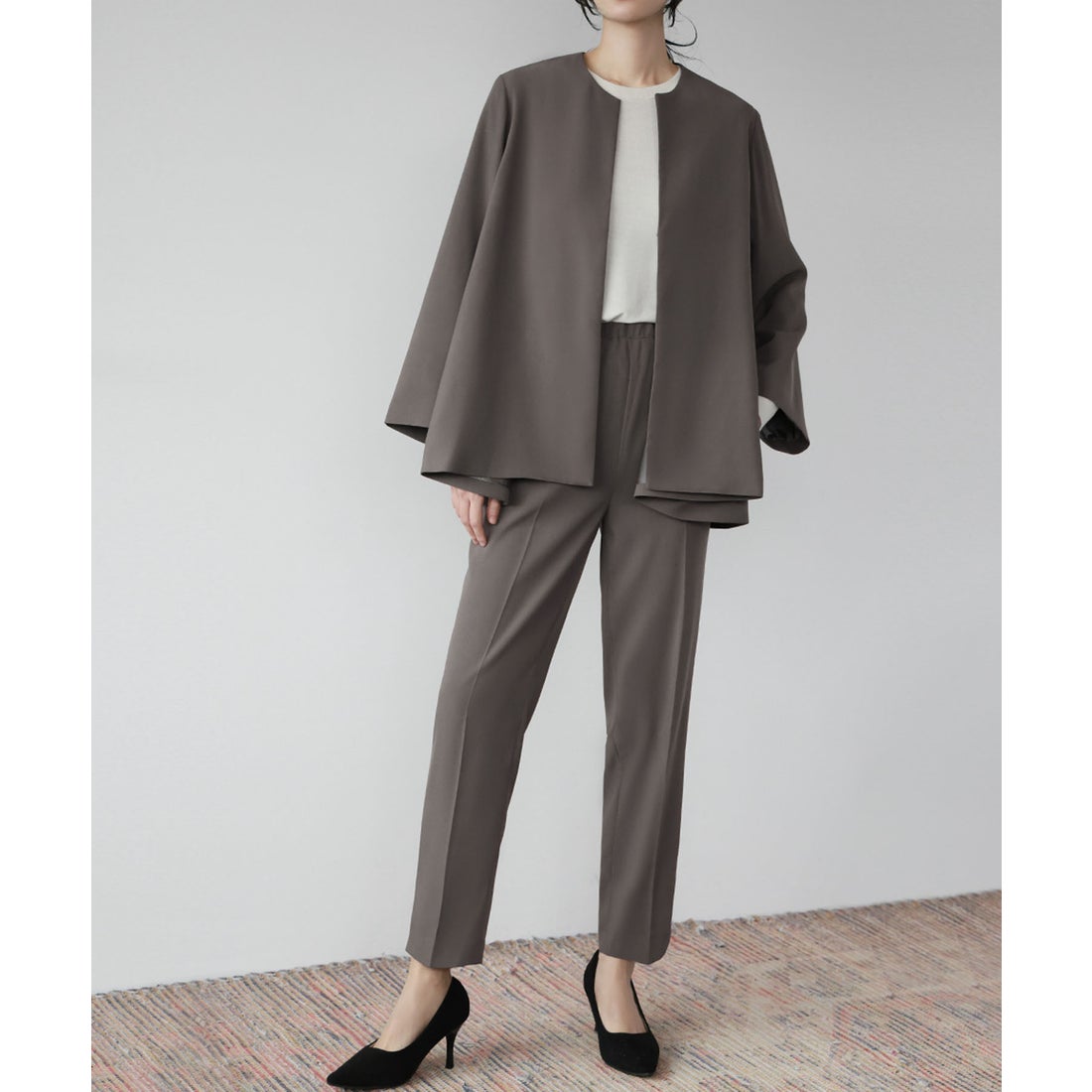 フロリア Flolia 洗える スーツ セットアップ パンツスーツ ノーカラー