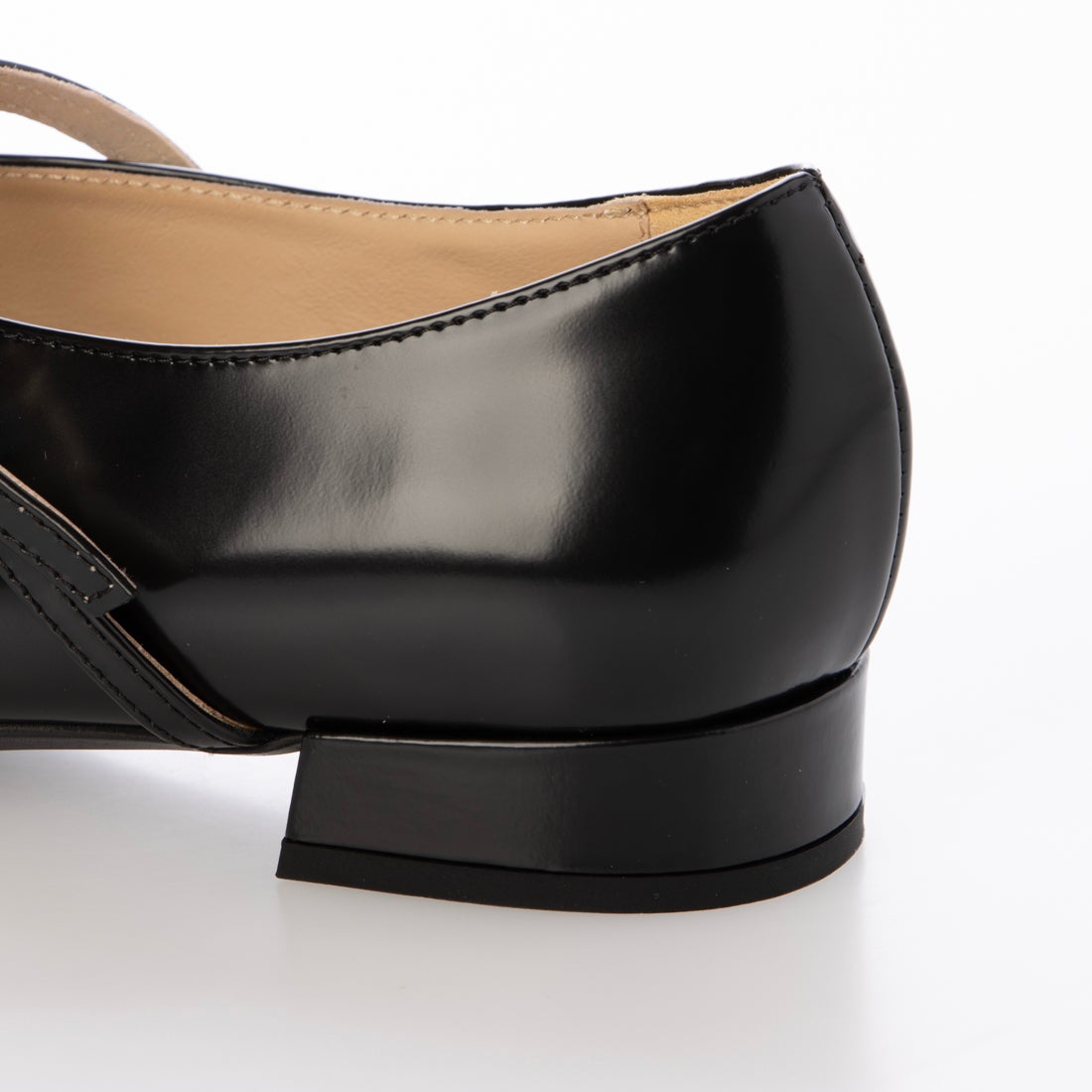 ファビオルスコーニ FABIO RUSCONI ディープカットストラップパンプス