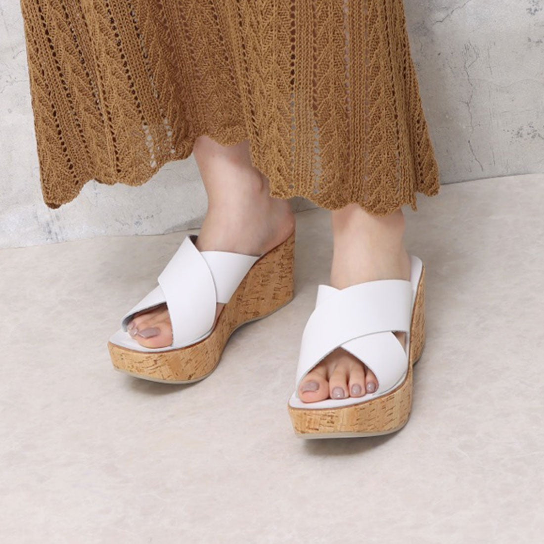 ファビオルスコーニ FABIO RUSCONI スクエアトウ厚底クロスベルト