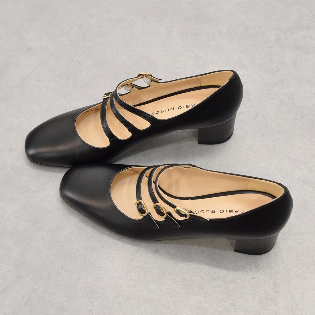 ファビオルスコーニ FABIO RUSCONI スクエアトウトリプルストラップ