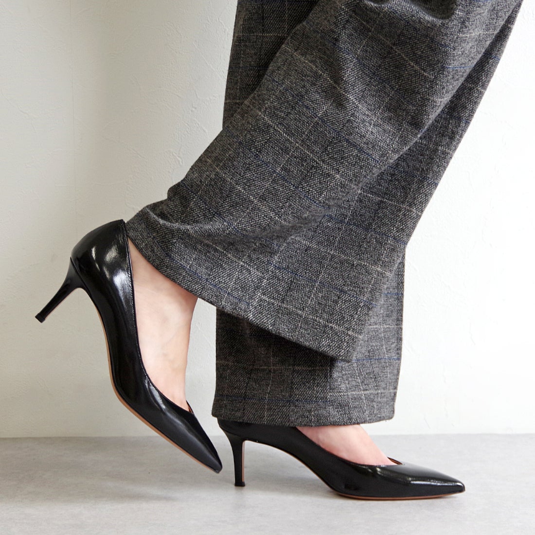 ファビオルスコーニ FABIO RUSCONI Vカットポインテッドトゥパンプス