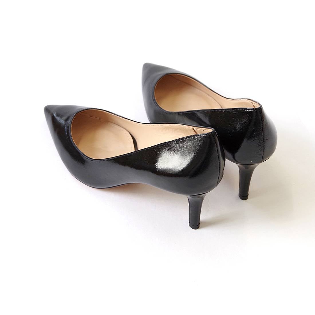 ファビオルスコーニ FABIO RUSCONI Vカットポインテッドトゥパンプス