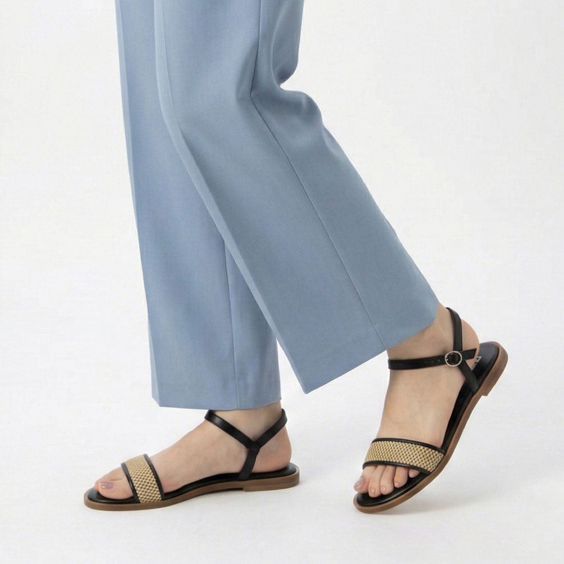 ファビオルスコーニ FABIO RUSCONI フラットストラップサンダル