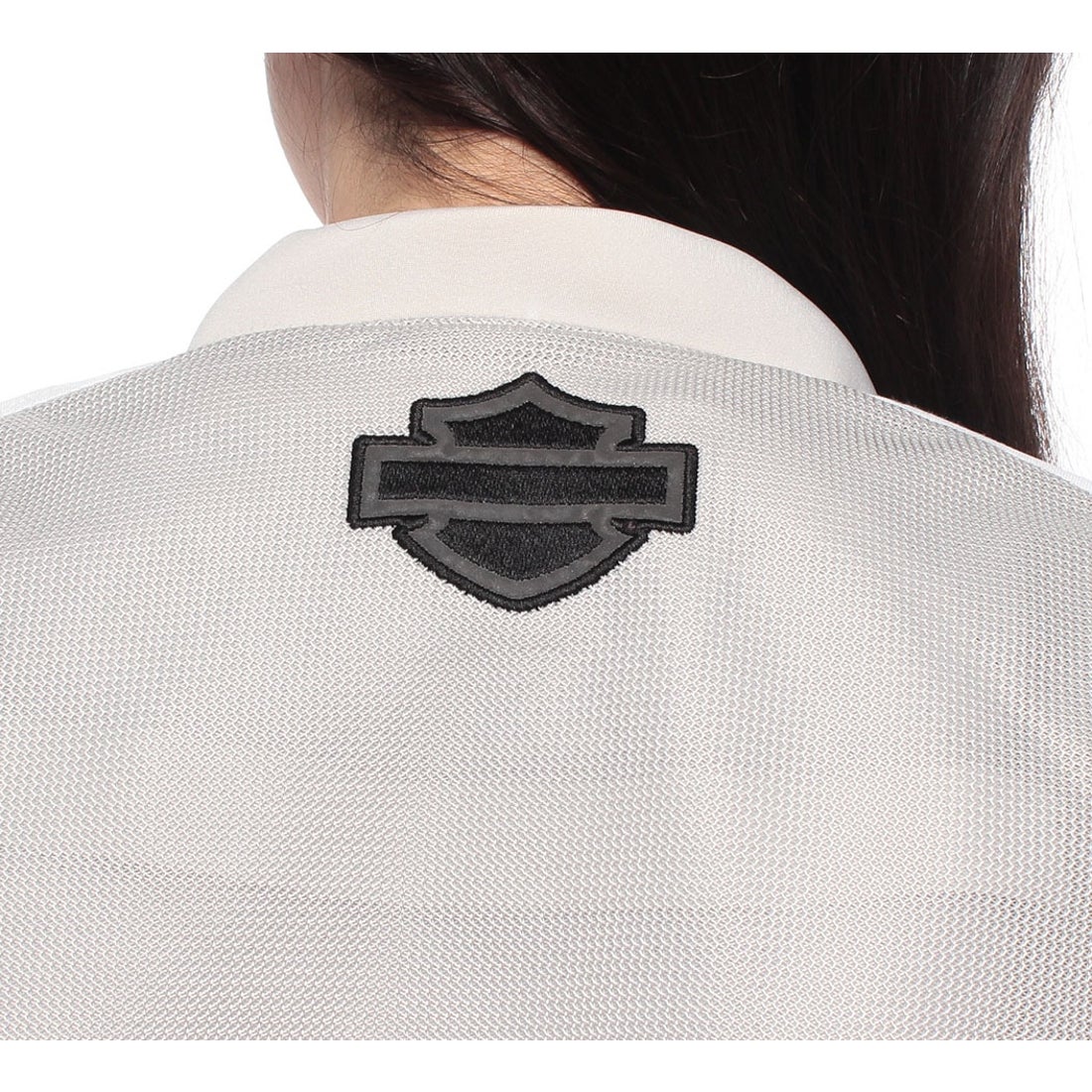 ファスナーで大きく広げることができるライナー付きゼファーメッシュ