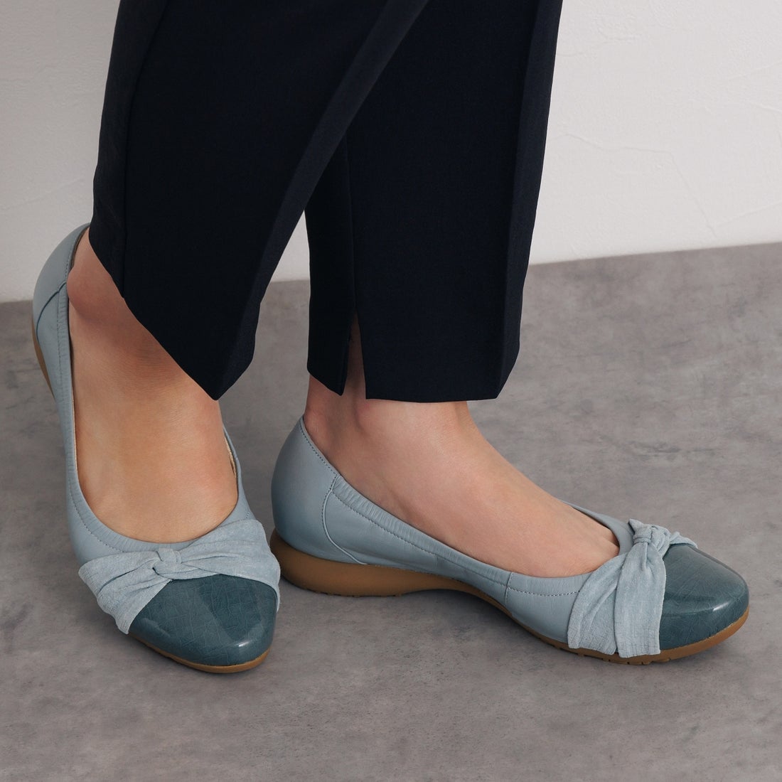 ヒミコ 卑弥呼 クロスリボンスニーカーパンプス/643105 （ブラック