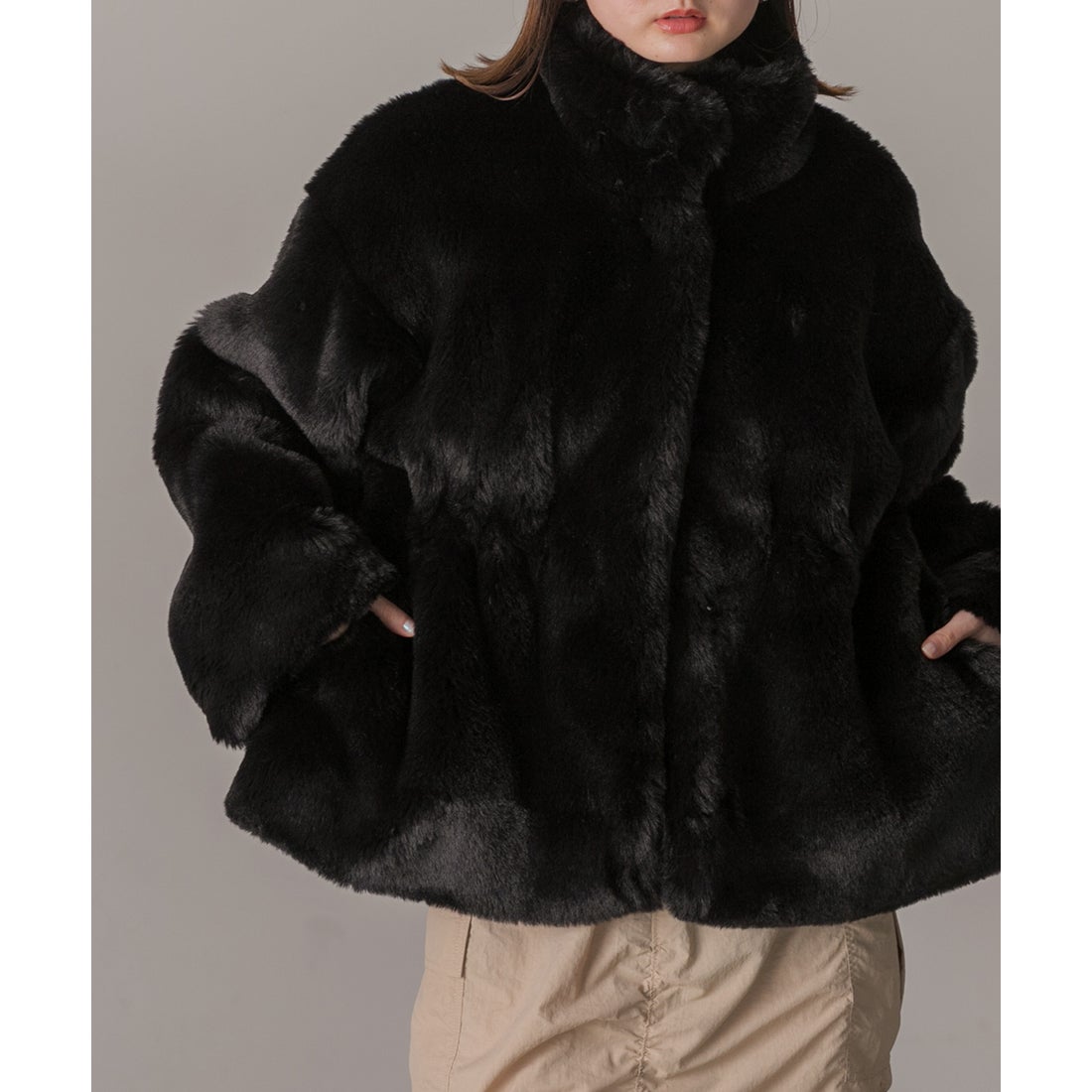 アドティエ ad thie スタンドカラー フェイクファーコート （ブラック