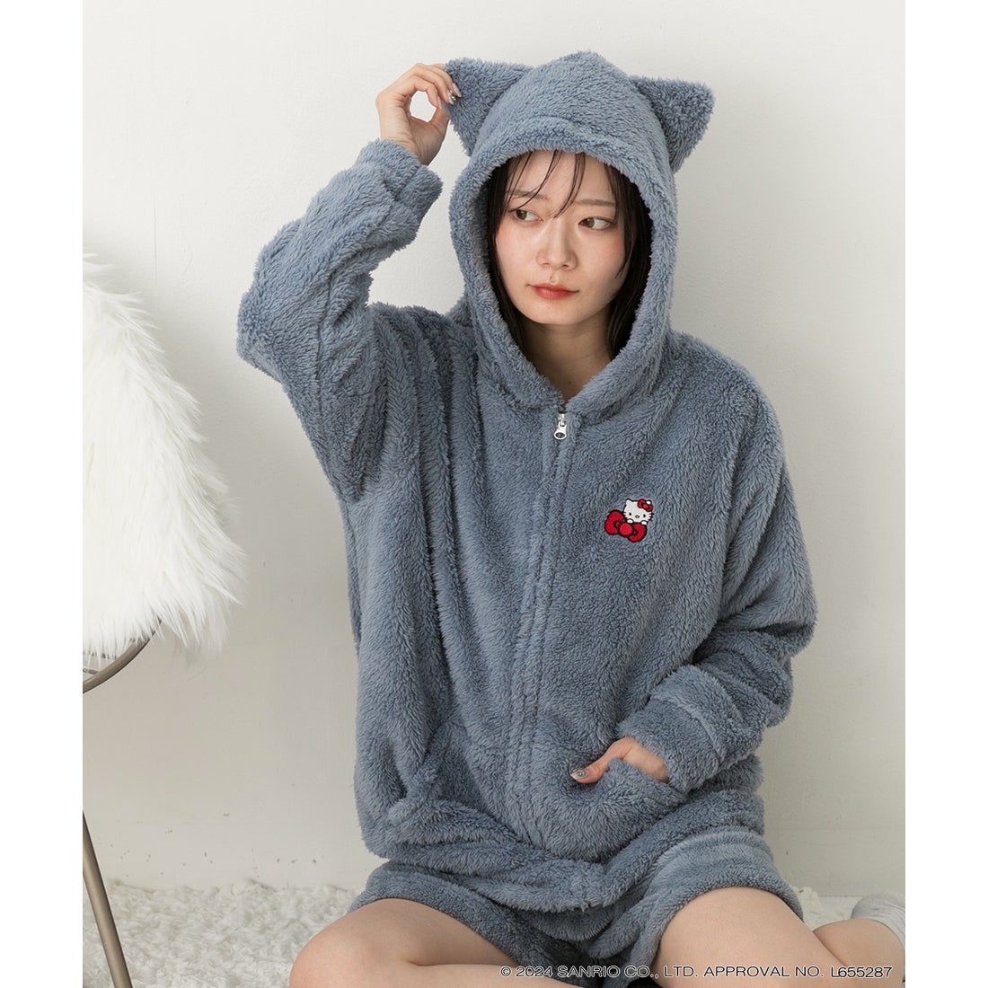 アドティエ ad thie 【2024AW新作】≪HELLO KITTY≫猫耳フード付き