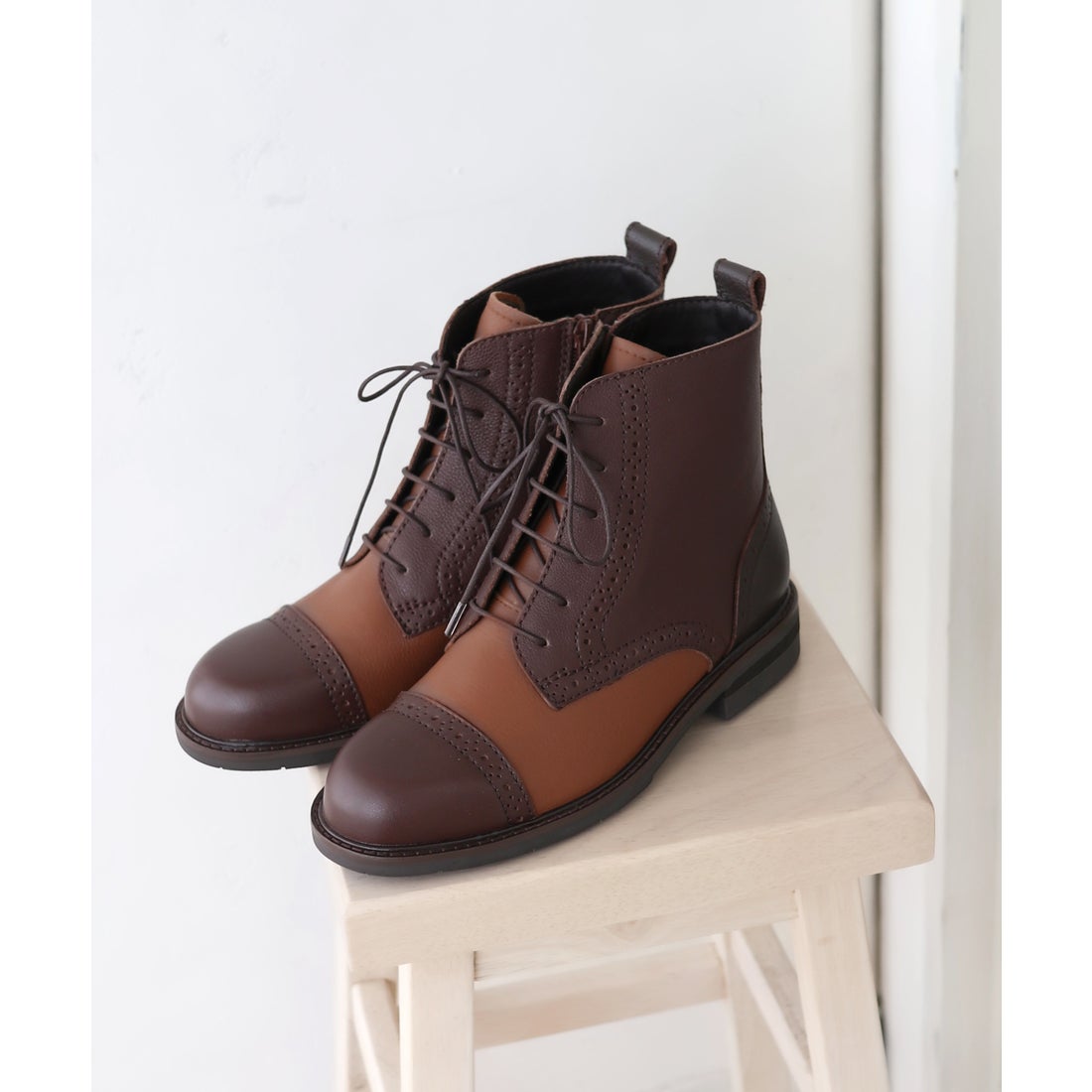 本革】【3E】メダリオンレースアップブーツ 6712 （ブラウン/C