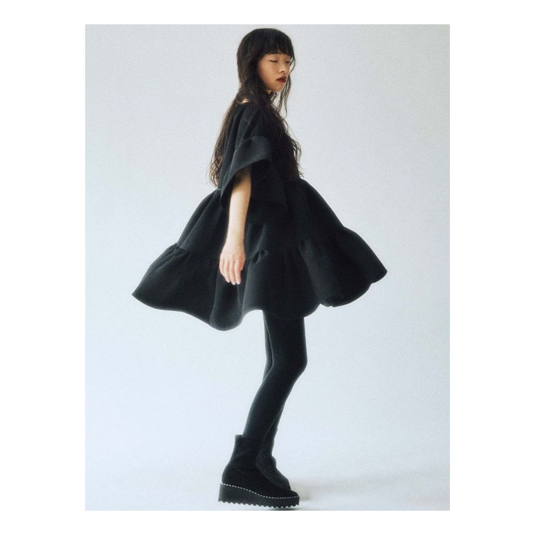 merry jenny ギャザーティアードミニワンピース（ブラック） -靴