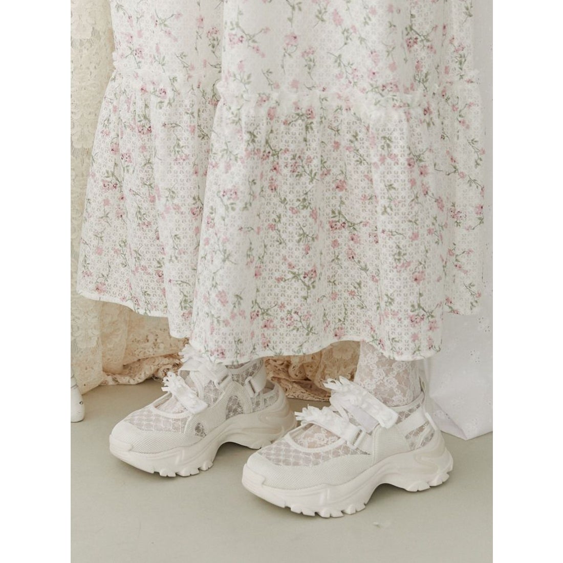 メリージェニー merry jenny ribbonシアーベルクロスニーカー （オフ