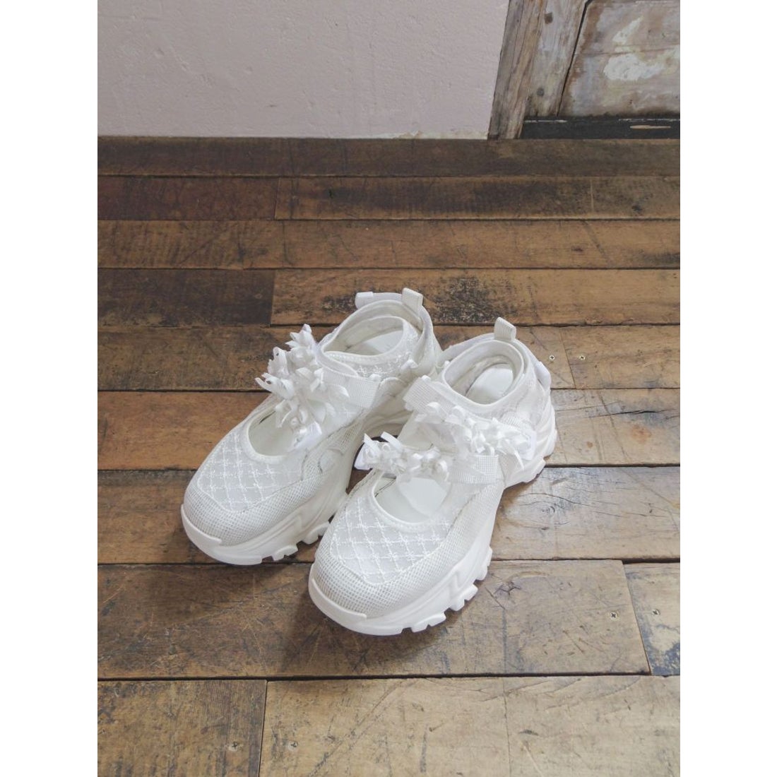 メリージェニー merry jenny ribbonシアーベルクロスニーカー （オフ