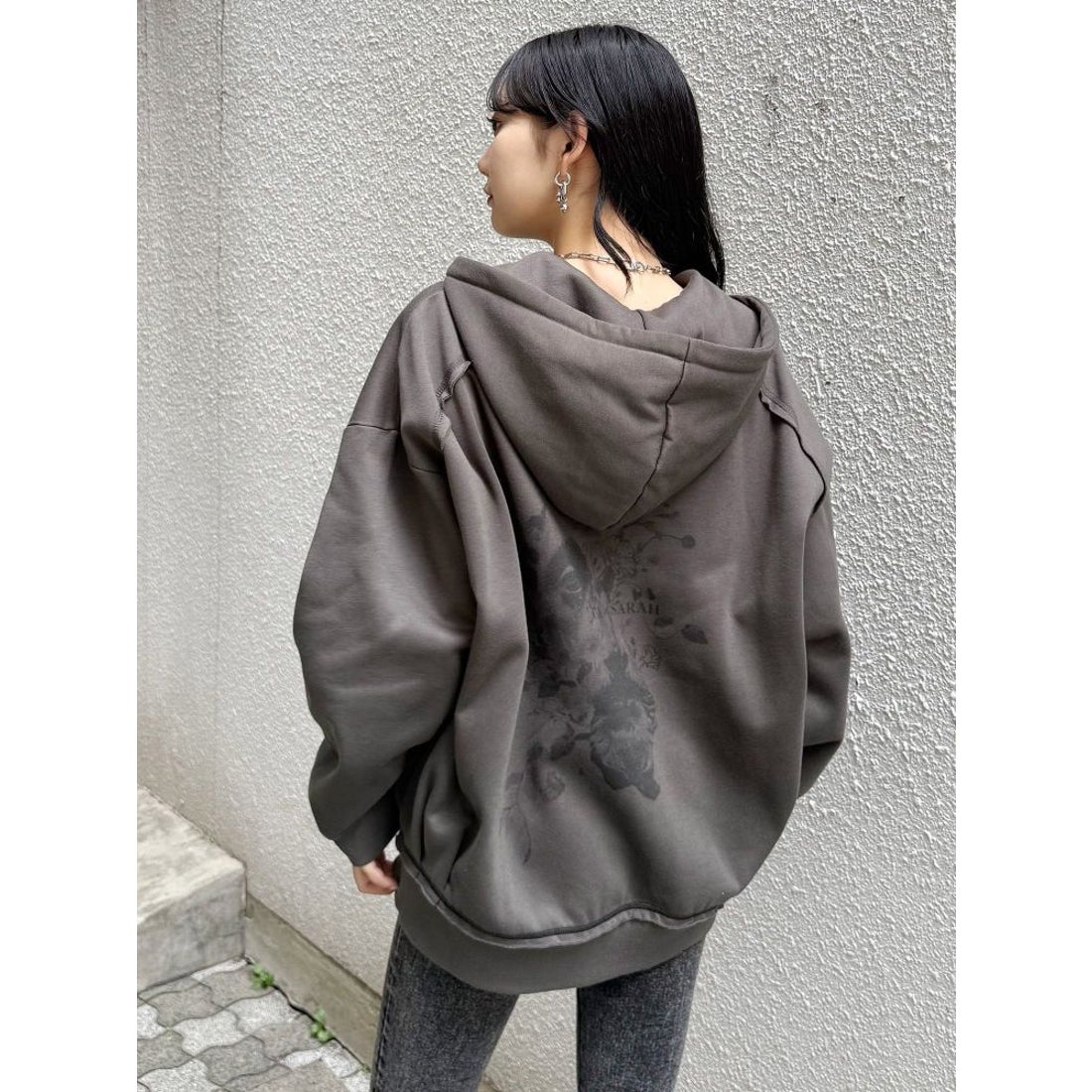 ムルーア MURUA Sarah×MURUAユニセックススウェットフーディー