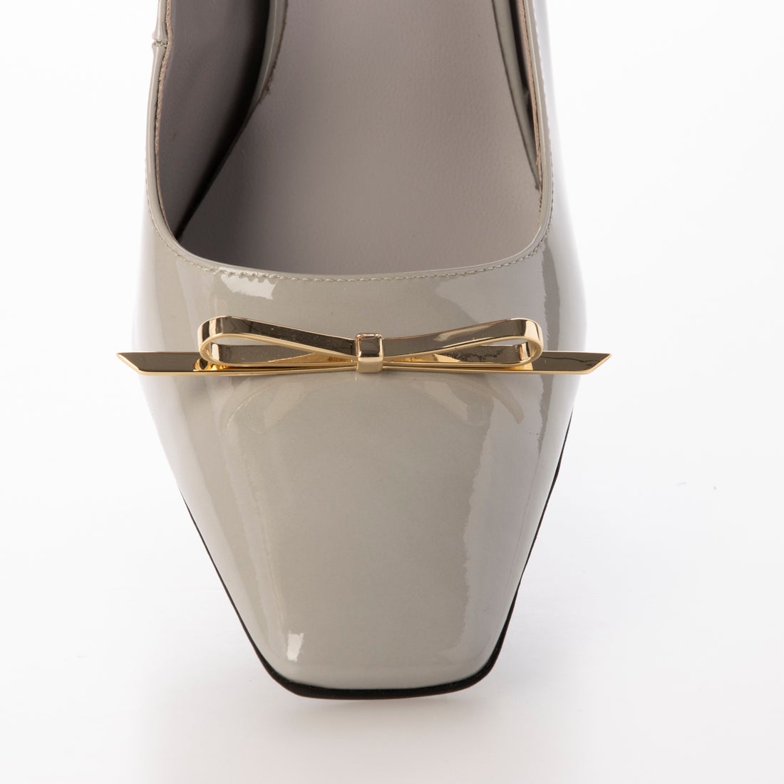 ヌメロヴェントゥーノ N21 ストラップ付き エナメル ヒールレス