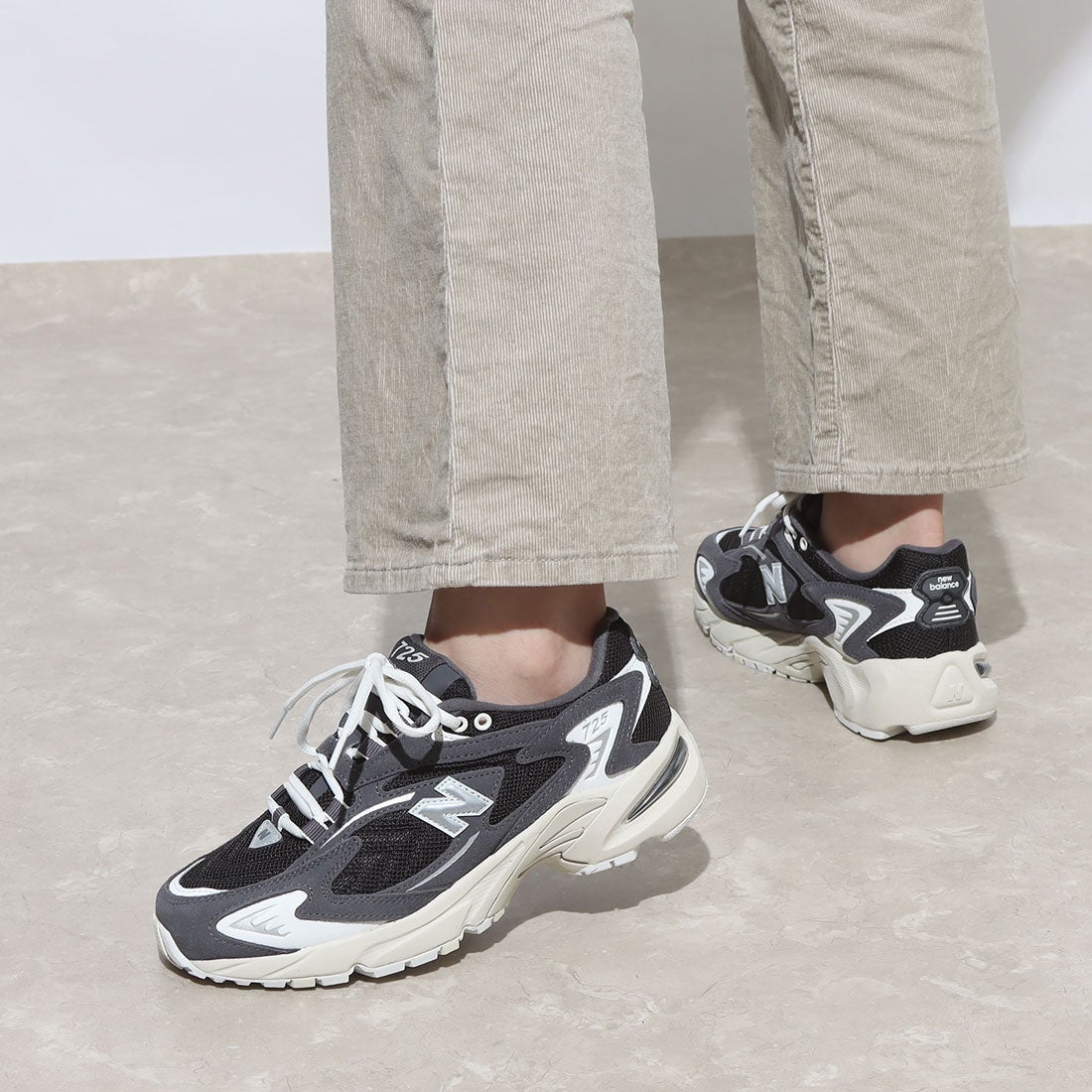 ニューバランス New Balance メンズ レディース スニーカー ML725