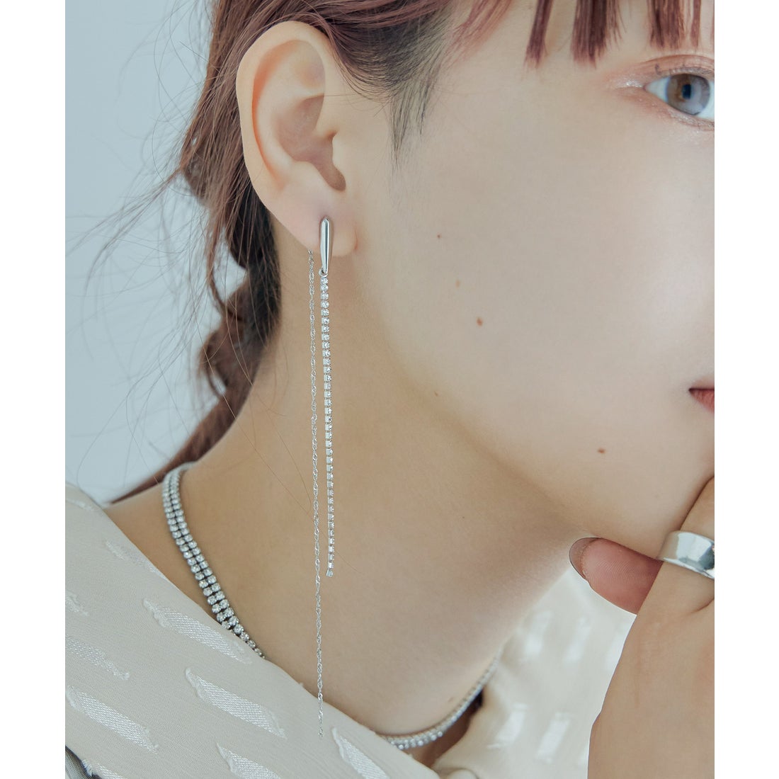ニアナ niana ラインストーンチェーンロングピアス （シルバー） -靴