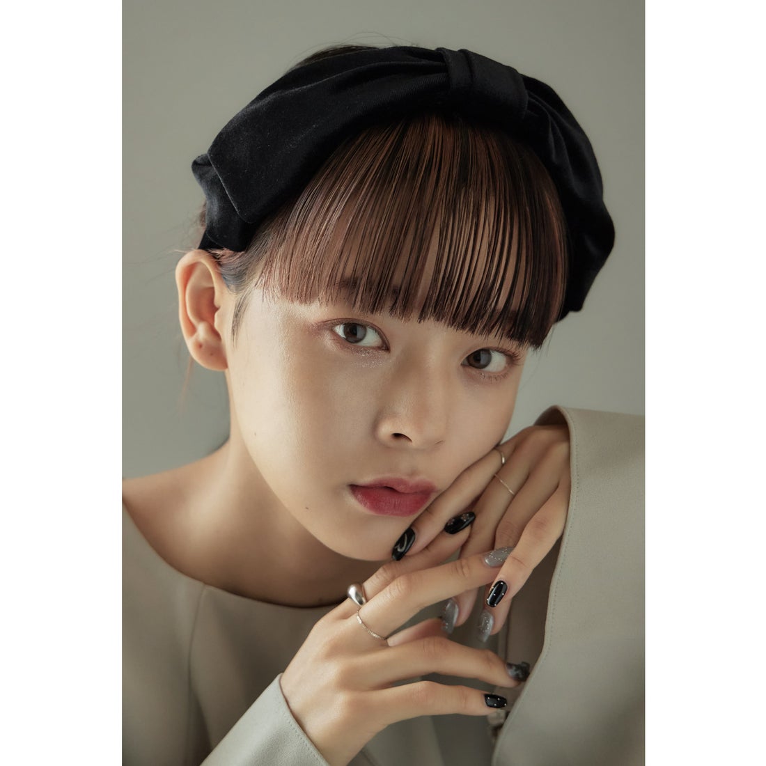 ニアナ niana ベロアリボンカチューシャ 結婚式 パーティー ドレス