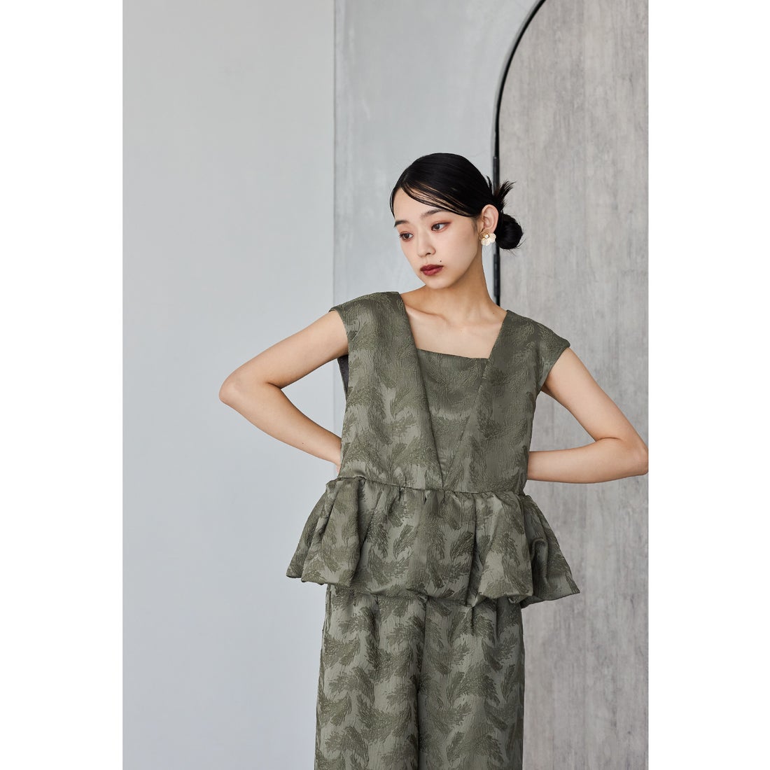 ニアナ niana ペプラムセットアップドレス ワイドパンツ パンツドレス