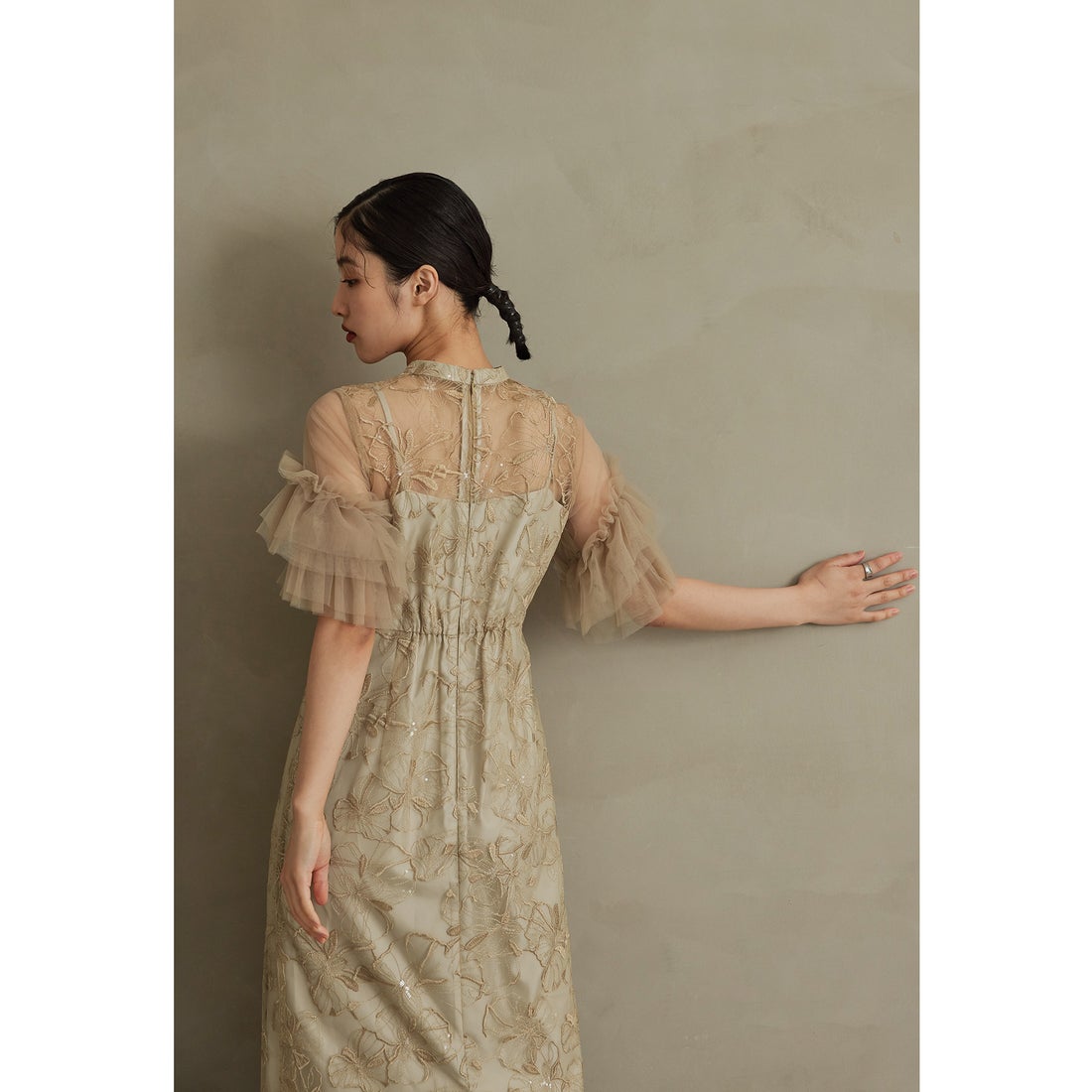 ニアナ niana スパンコール刺繍レースドレス キーホールネック 結婚式