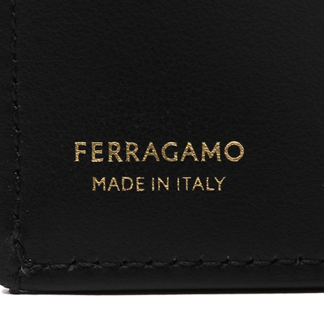 Salvatore Ferragamo フェラガモ FERRAGAMO 二つ折り財布 ワンダ