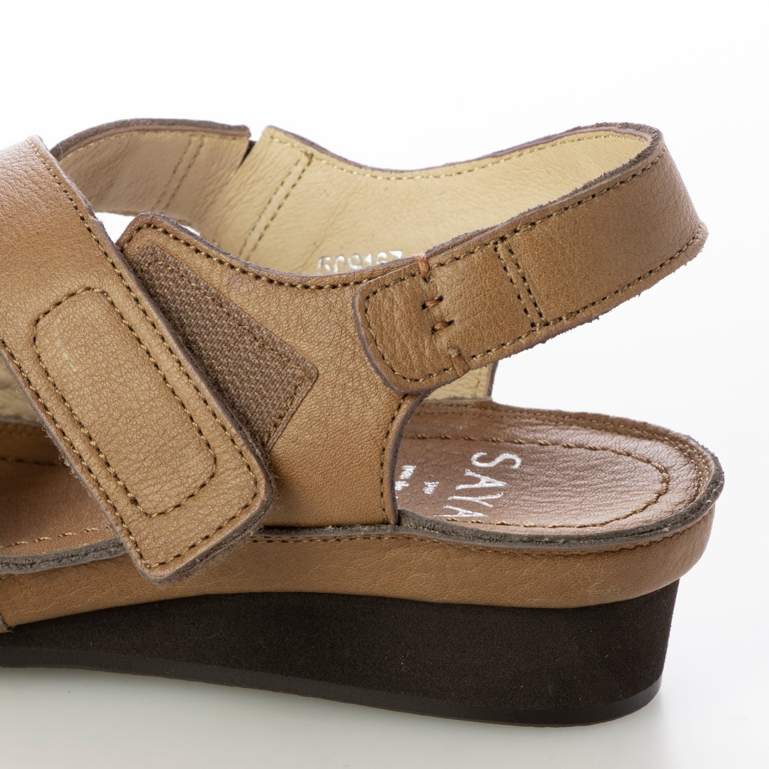 SAYA サヤ Saya クロスベルトサンダル （グレージュ） -【公式】ラボ