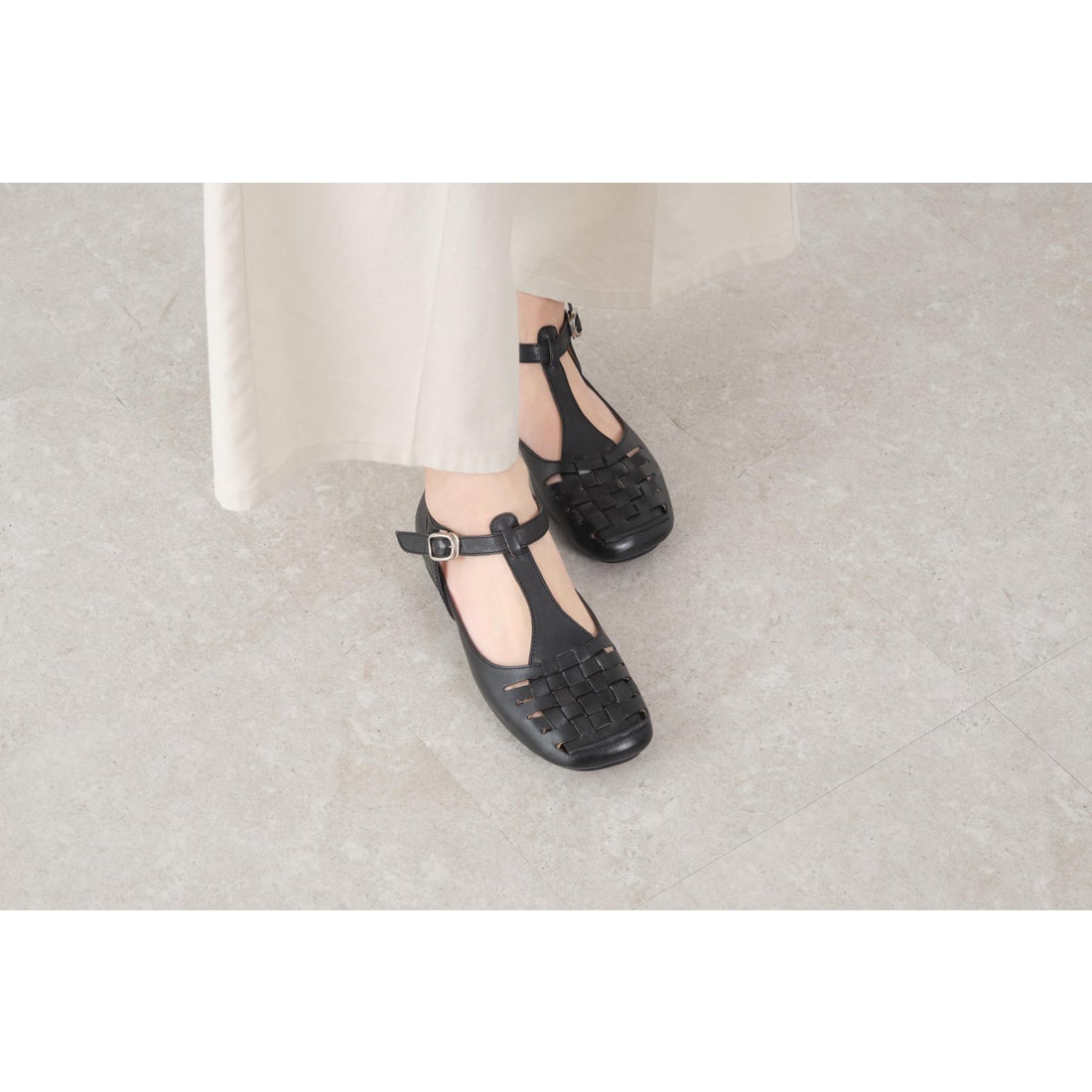 サヤ SAYA フラット本革プラット製法Tストラップシューズ （ブラウン