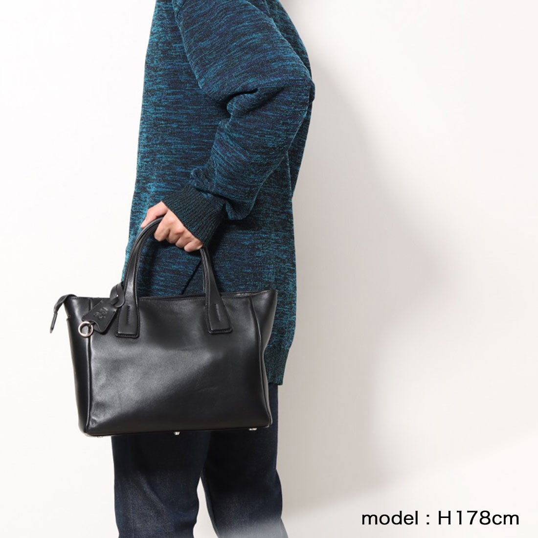 ピー・アイ・ディー P.i.d 撥水レザードライビングバッグ （ブラック