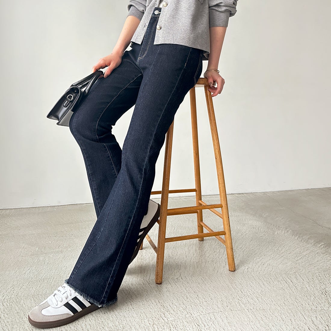 ジーラ GeeRA センターシームフレアデニムパンツ （ネイビーウォッシュ