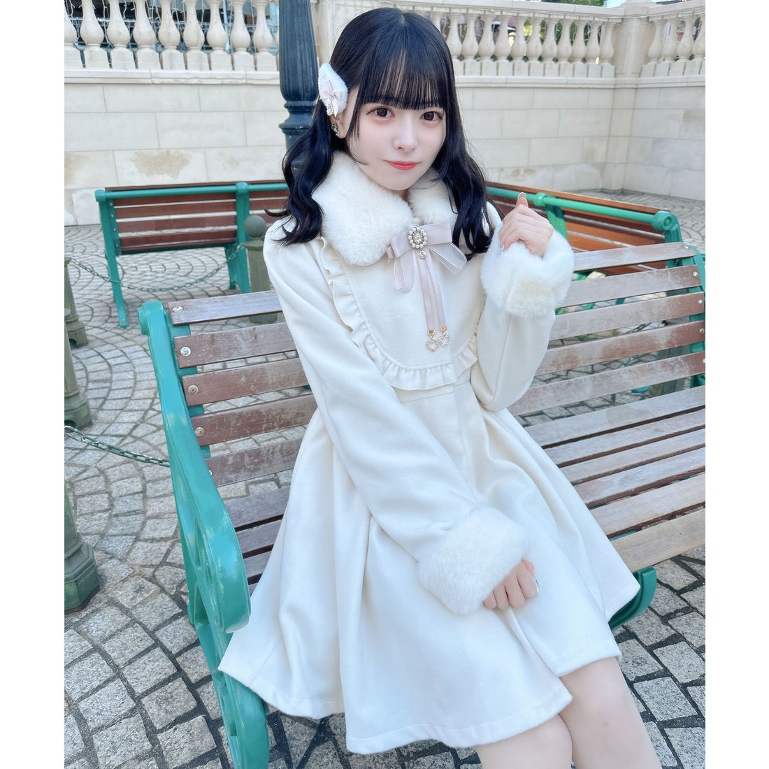 ロジータ ROJITA ブローチ付ドーリーコート （ホワイト