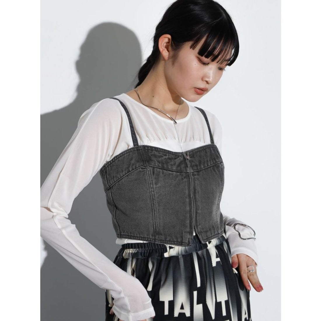 ラディエイト RADIATE フロントジップデニムビスチェ （グレー