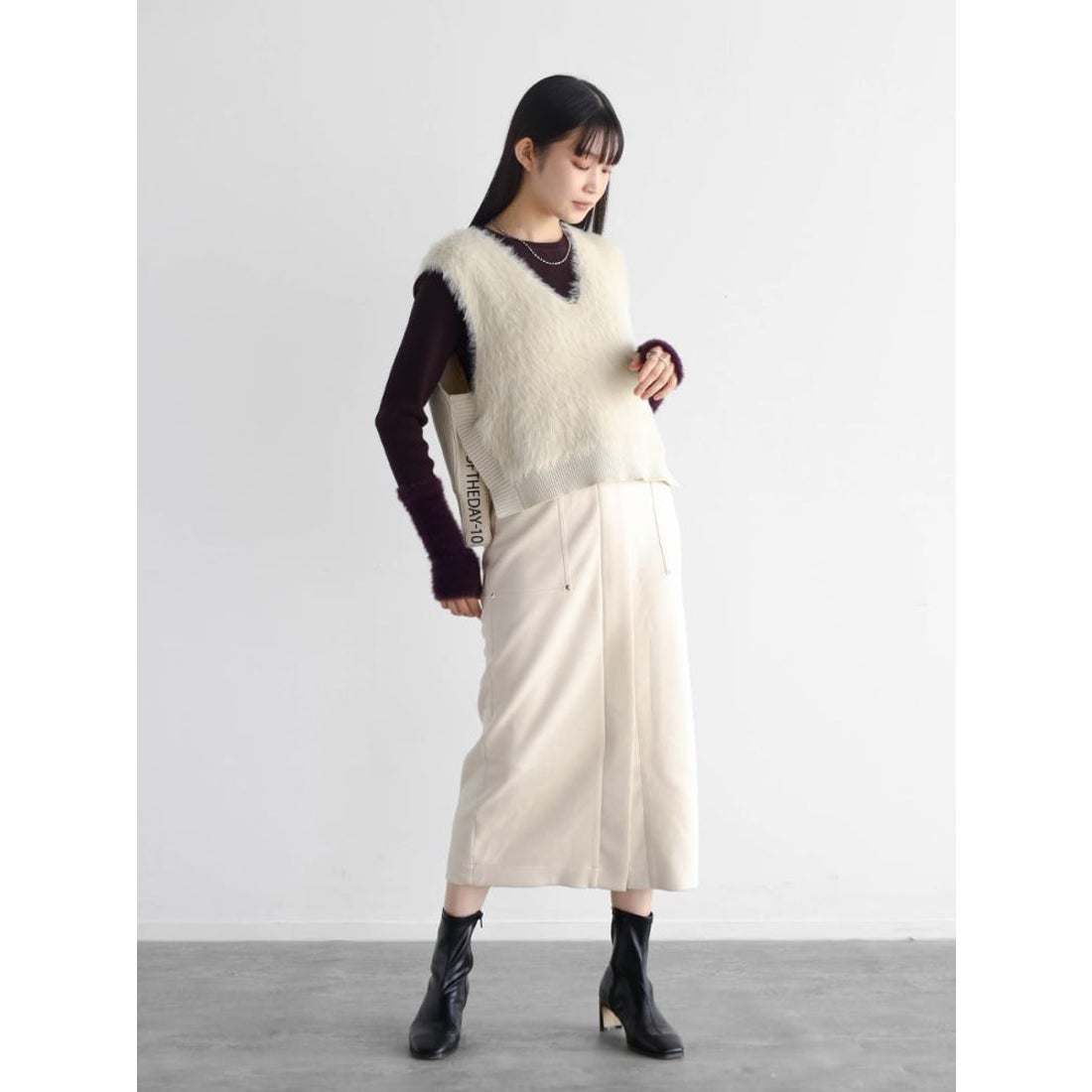 ラディエイト RADIATE サイドロゴシャギーニットベスト （アイボリー