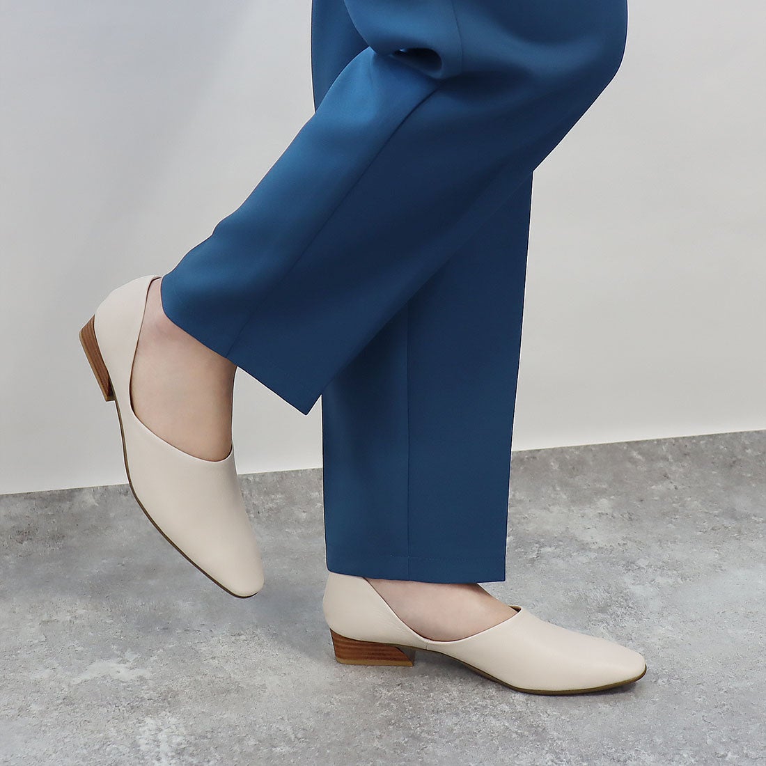 RABOKIGOSHI works 【本革】スリッポンパンプス(グレージュ) -【公式