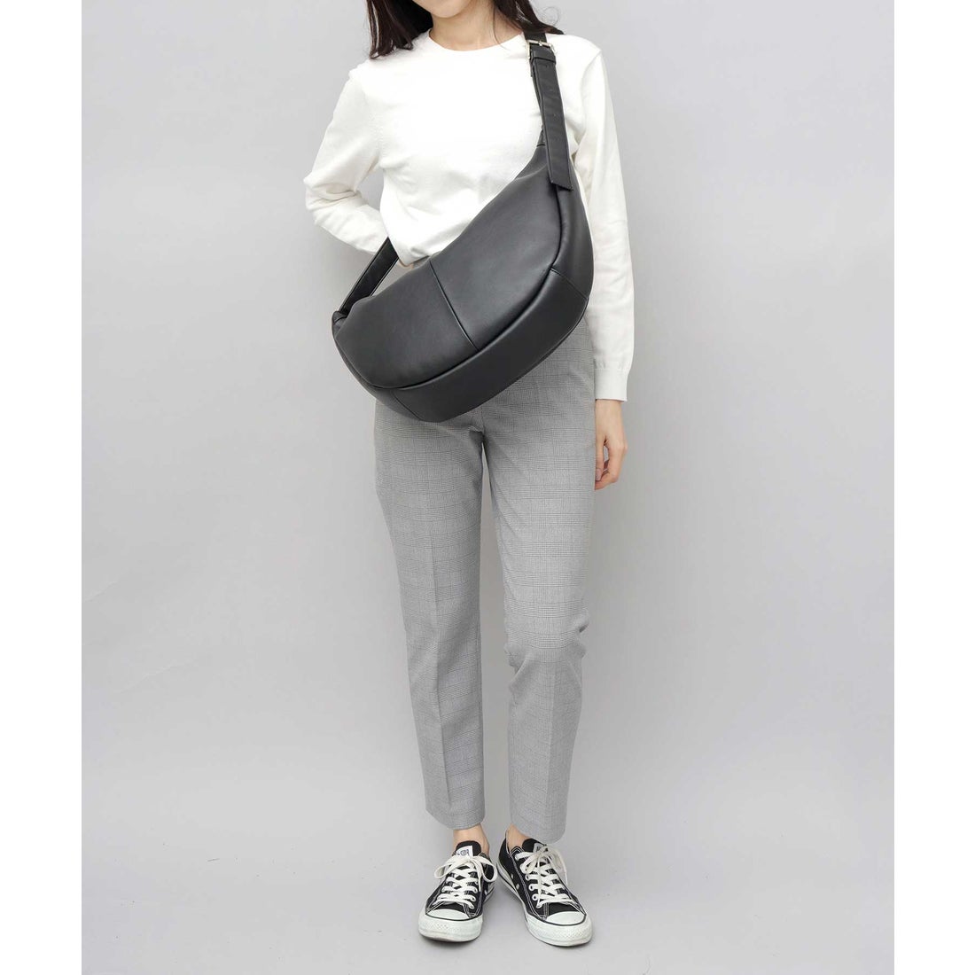 レジスタ REGiSTA ショルダーバッグ メンズ 三日月 バナナ型