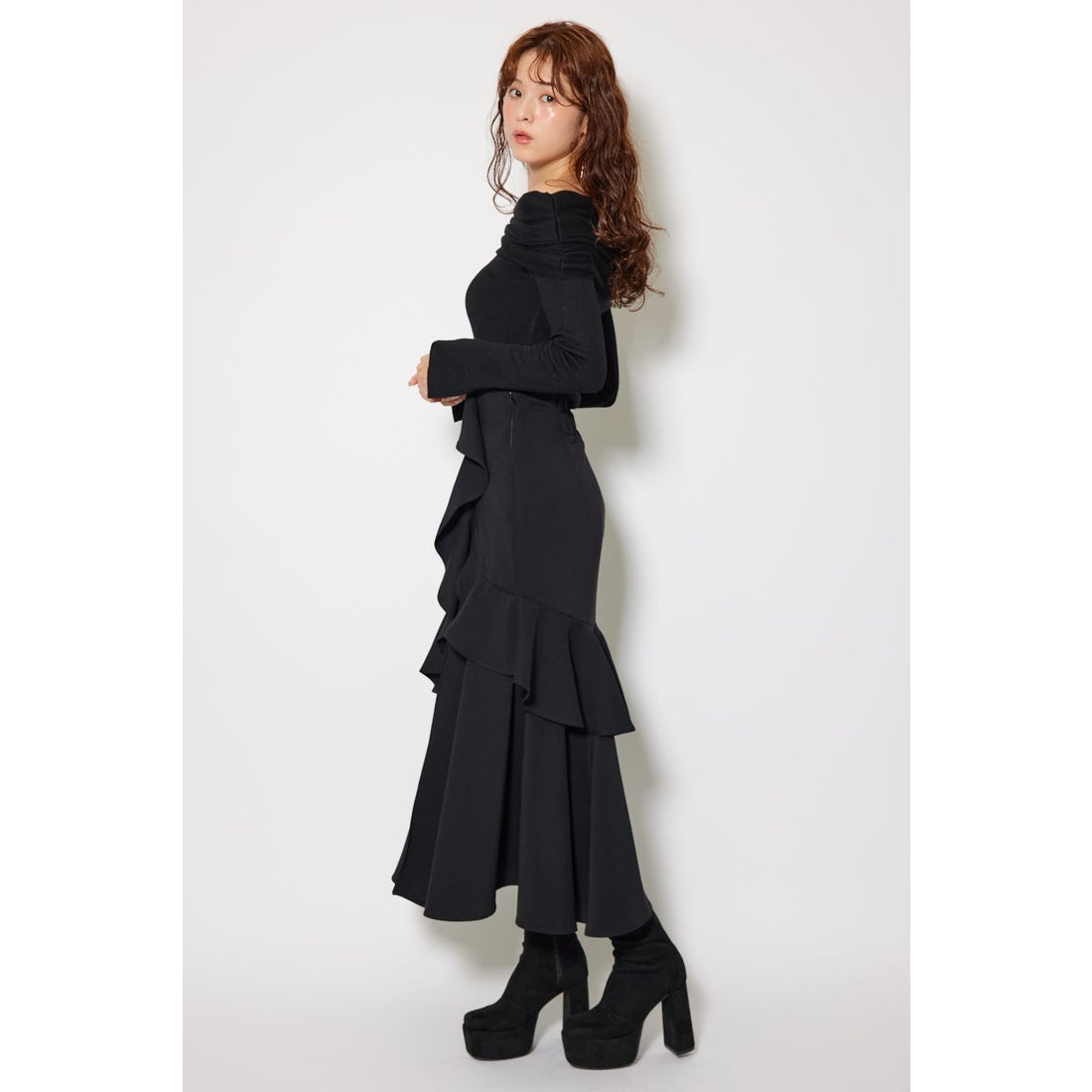 rienda フリルスリットハイウエストスコートショートパンツ BLK