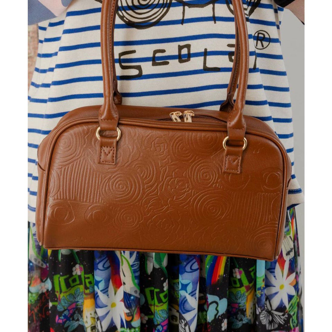 スカラー ScoLar 型押しスカラーちゃん柄ボストンバッグ （ブラウン