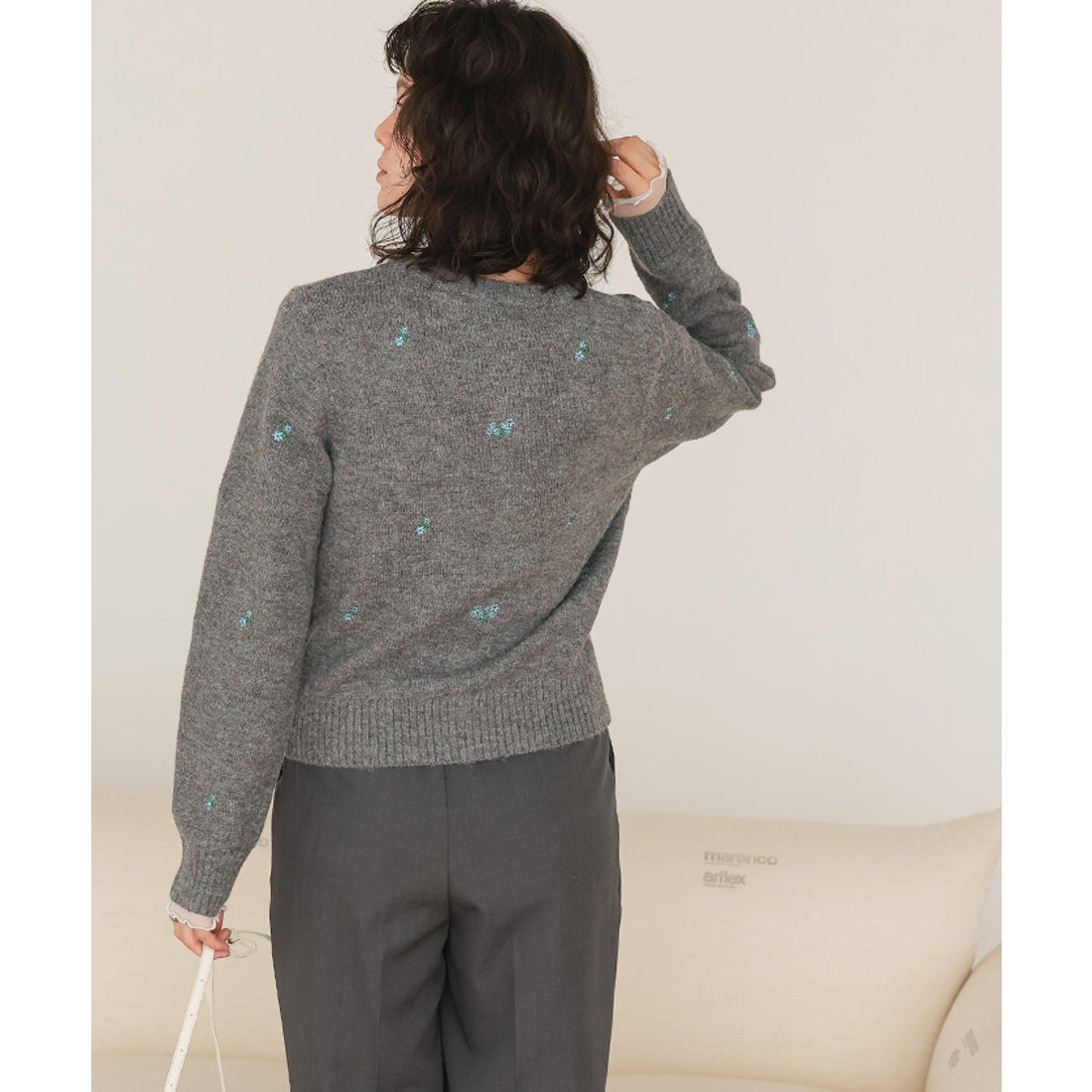 ティティベイト titivate アルパカタッチフラワー刺繍カーディガン