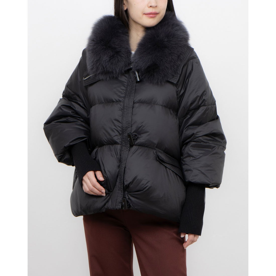 ベスジョーヤ VESGIOIA FOXトリム襟付ダウンジャケット （ブラック