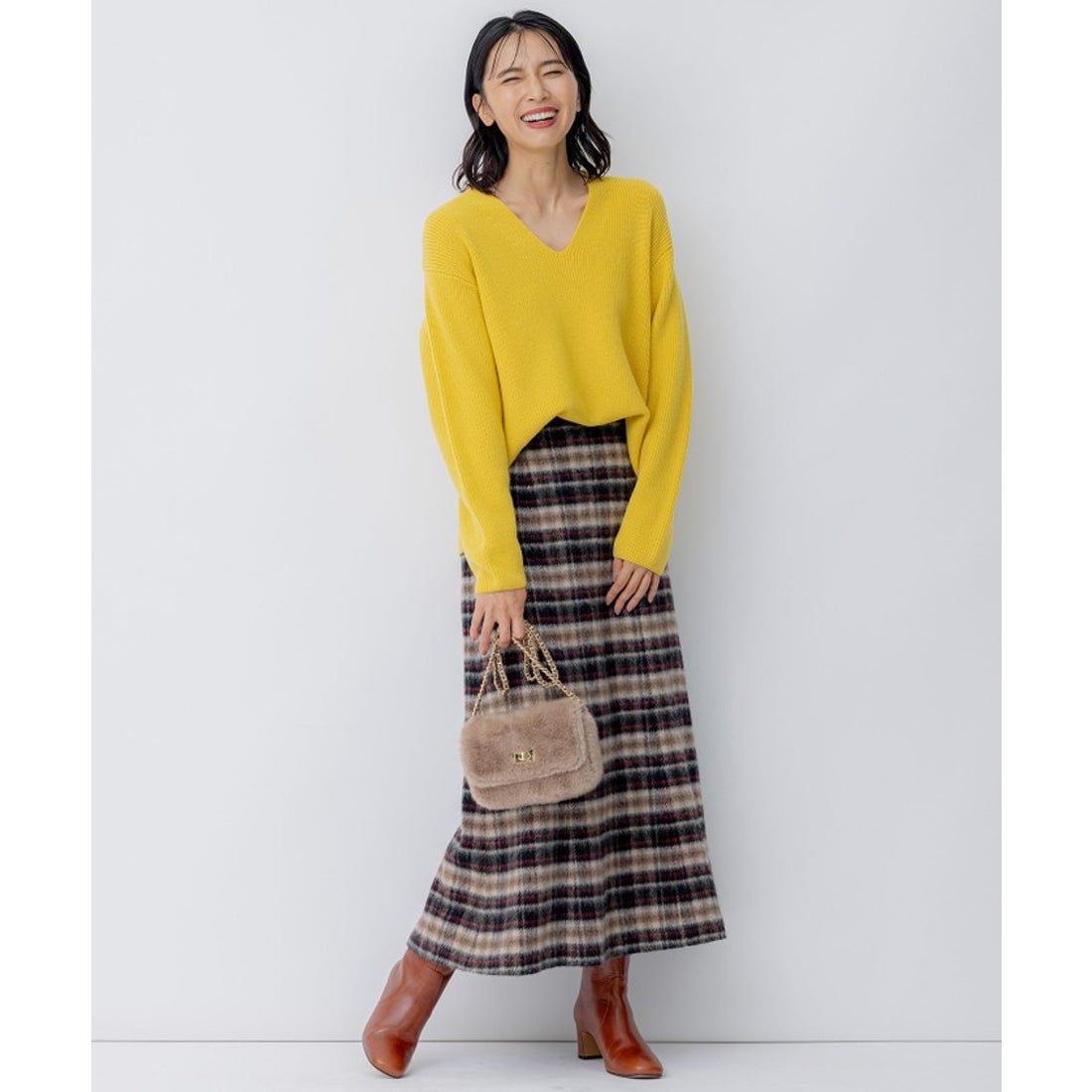 ニジュウサンク 23区 【洗える】ウールミドルゲージ Vネック ニット