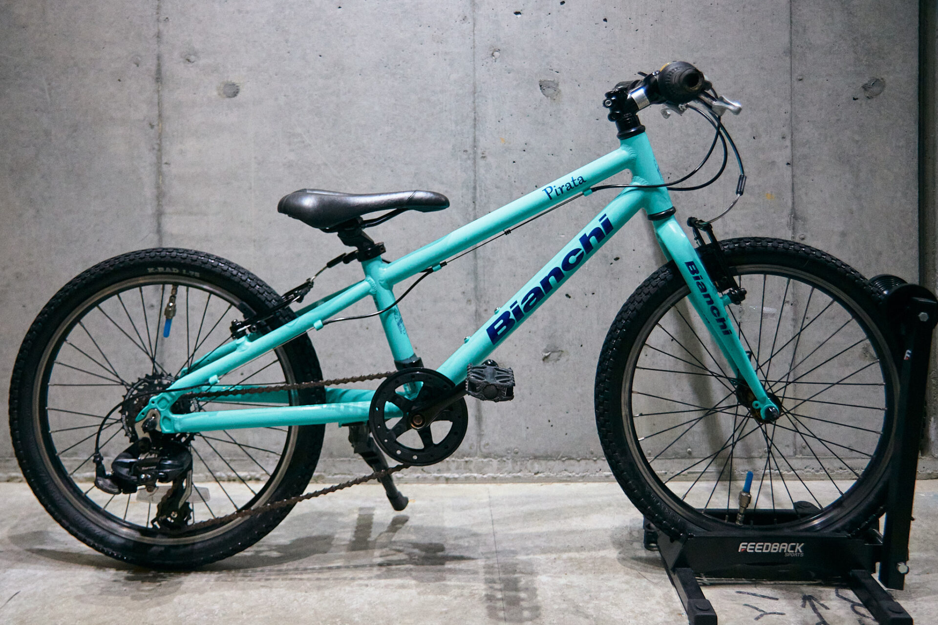 イタリアの名門Bianchiの人気キッズバイクPIRATAが入庫！ - SENSHA