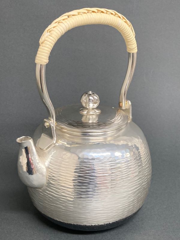 純銀製 金メッキ 霰打出 花蕾摘 横手急須 銀瓶 煎茶道具 【公式通販】