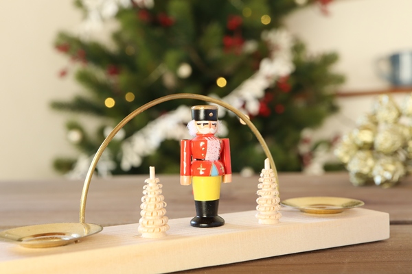 ミニピラミッド サンタ – ドイツ・ザイフェンの木のおもちゃ seiffen