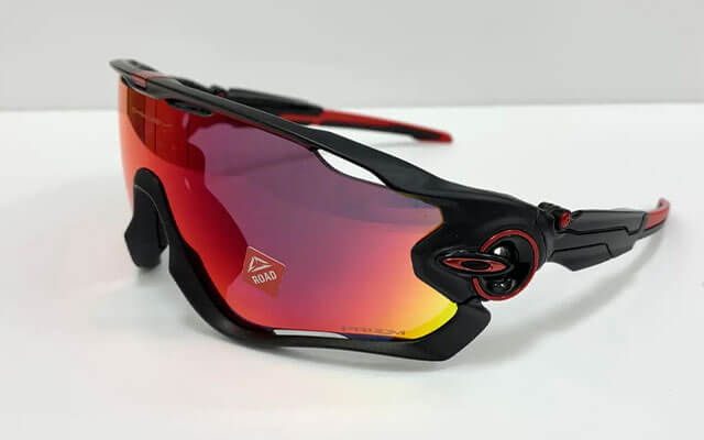 オークリーのJAWBREAKER（ジョウブレーカー）をお求めなら、メガネの