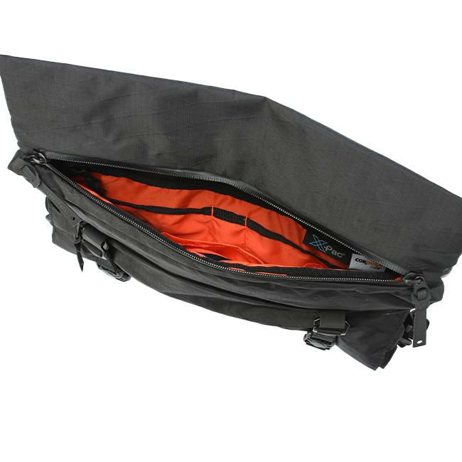 コードオブベル ショルダーバッグ CODE OF BELL apex-liner-max