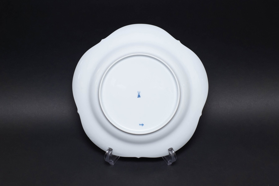 マイセン ホワイトレリーフ 26cmプレートを買い取りました｜ブランド