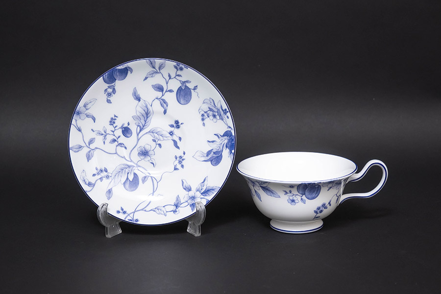 ウェッジウッド ブループラム ティーカップ＆ソーサー（ピオニー）を
